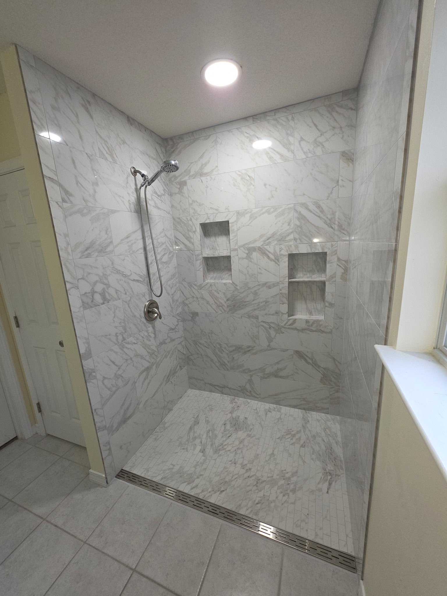Barrier Free/Roll-In Shower – photo 6
