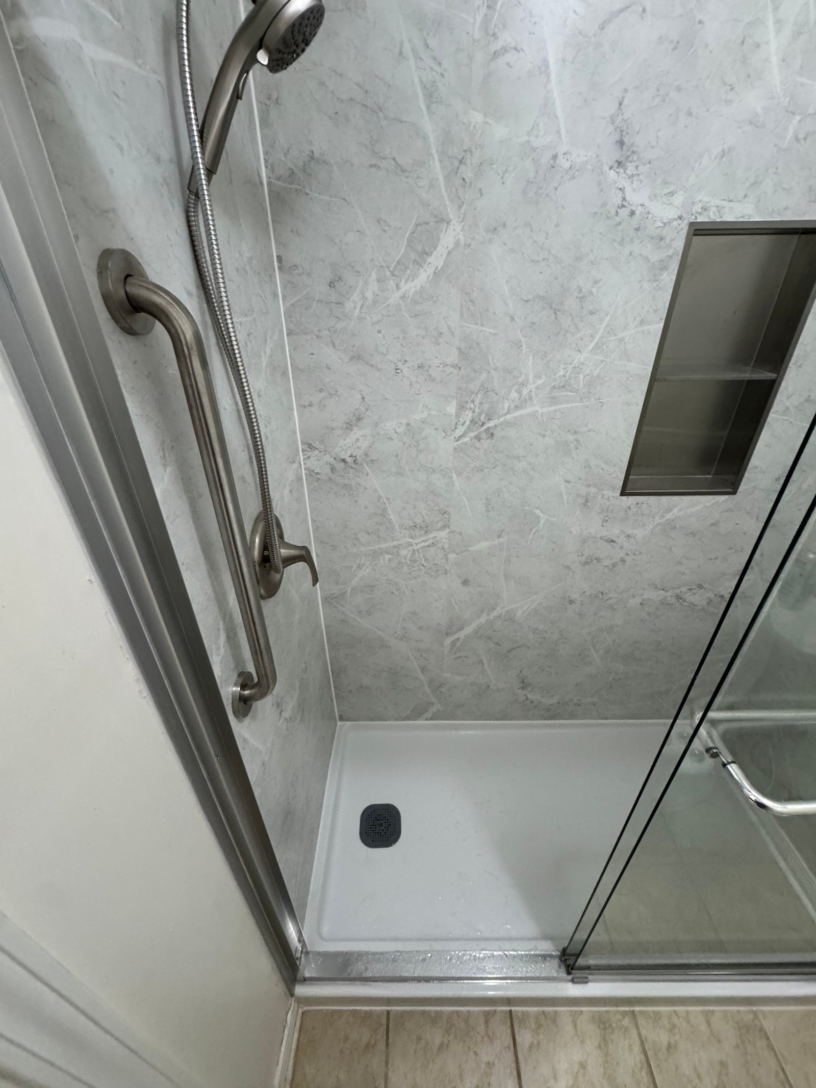 Full Bathroom Remodel – photo 1