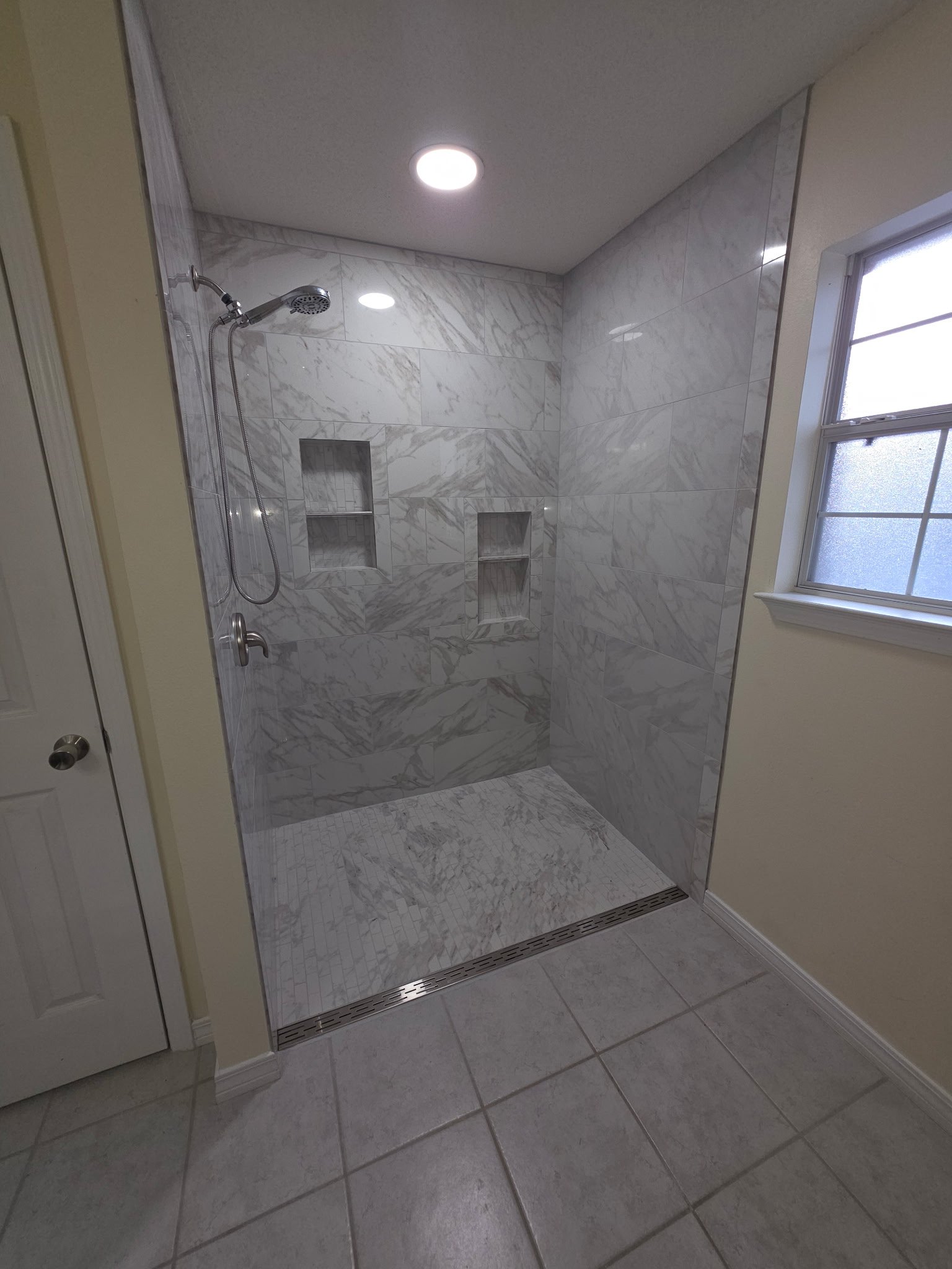 Barrier Free/Roll-In Shower – photo 3